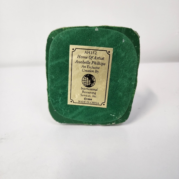 Home of the Artist Anabelle Phillips. 1998 International Resourcing Services Inc - Picture 5 of 5